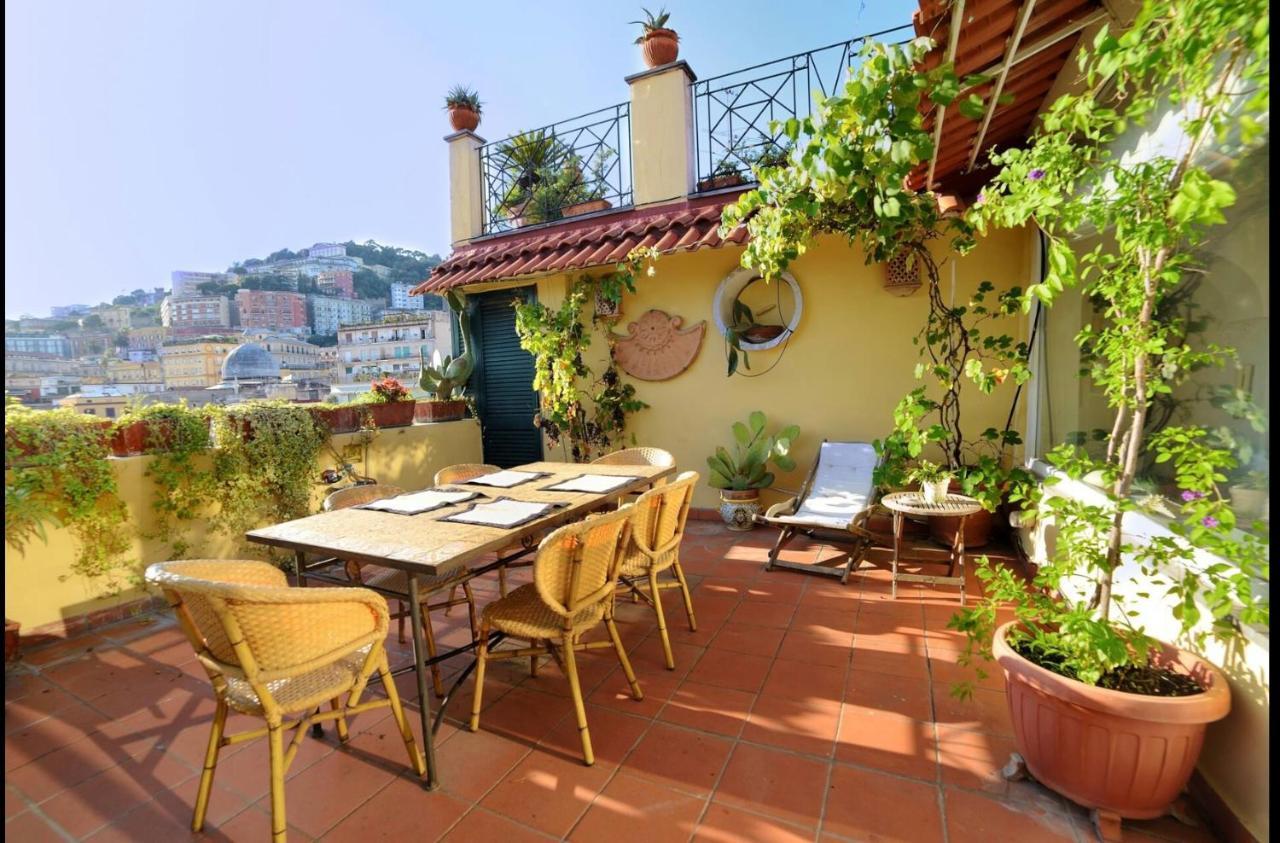 Apartamento Le Terrazze Di Chiaia Nápoles Exterior foto
